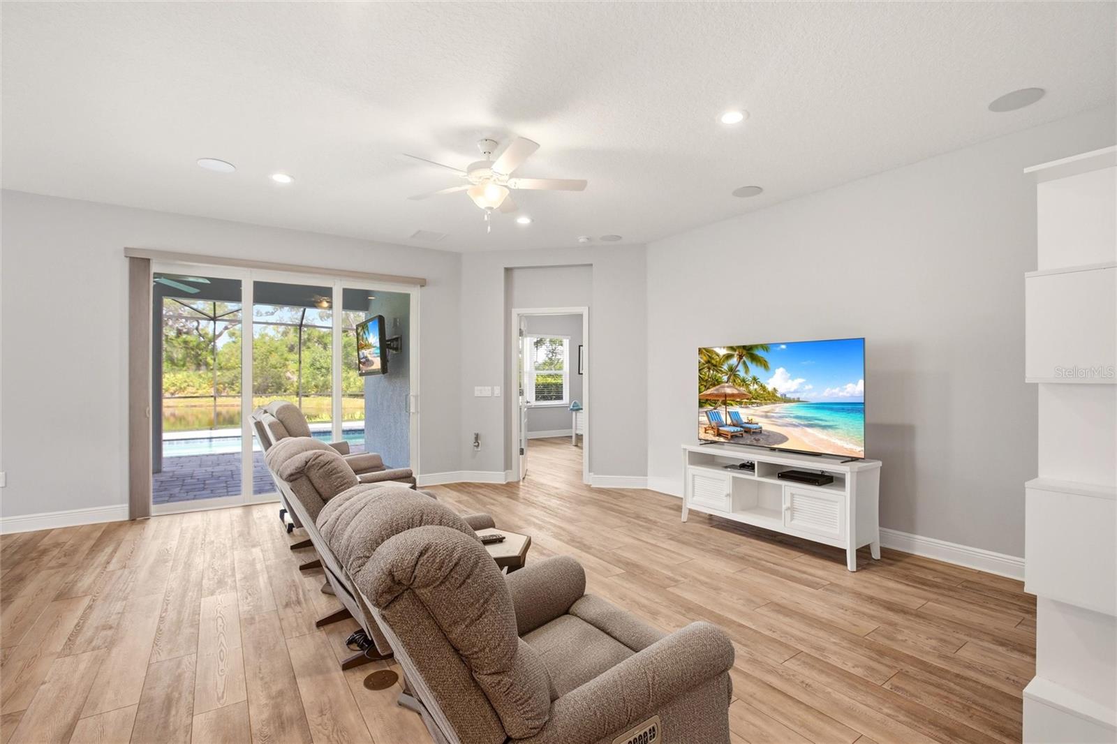 Listing Image #8