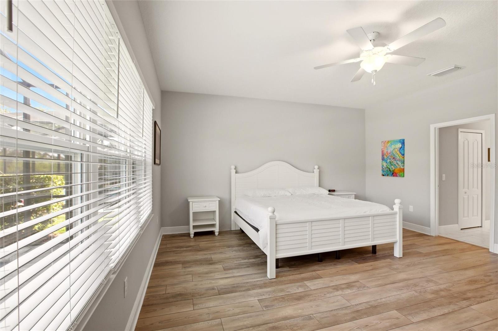 Listing Image #12