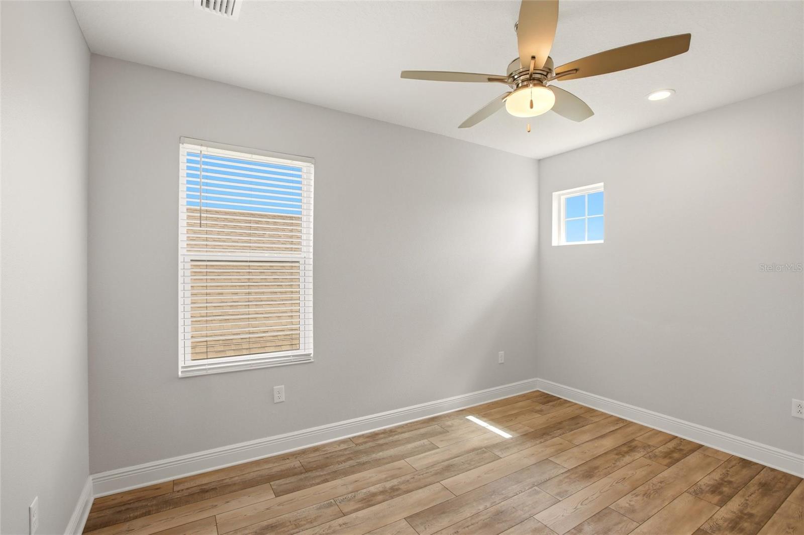 Listing Image #44