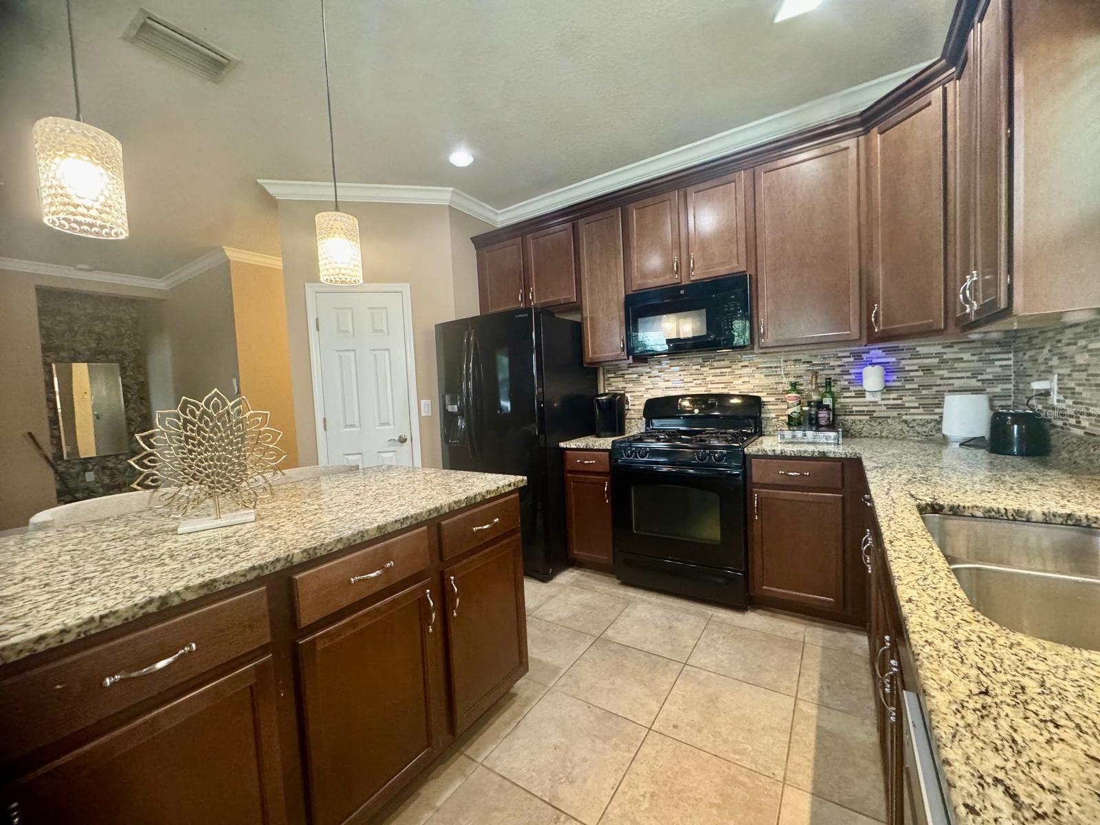 Listing Image #8