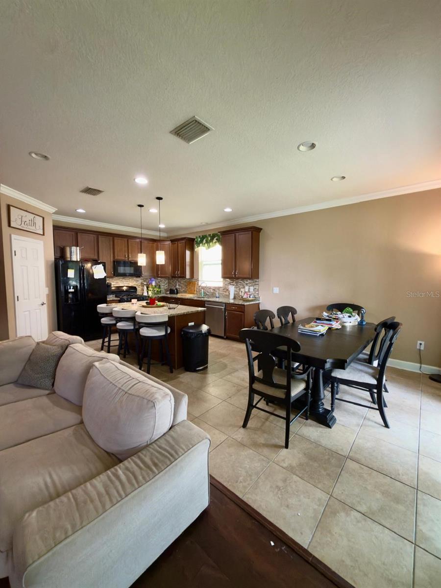Listing Image #25