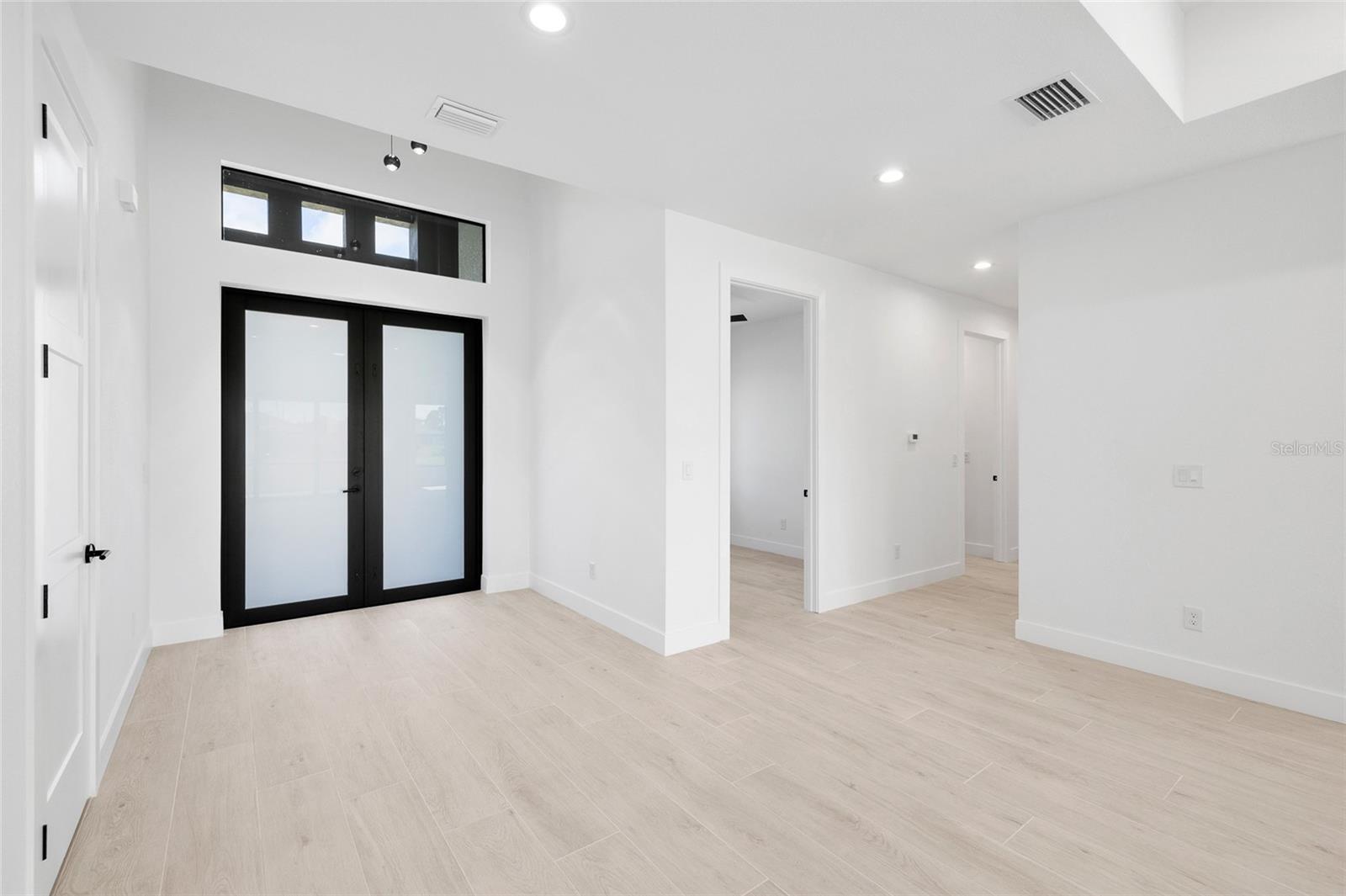 Listing Image #6