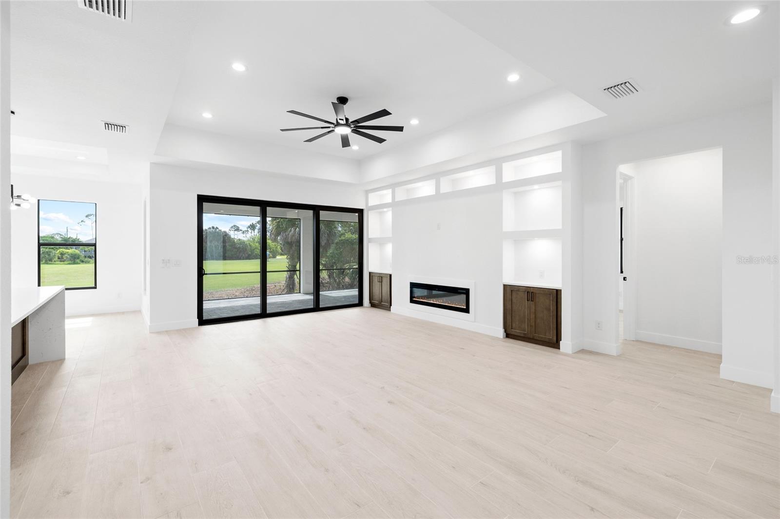 Listing Image #9