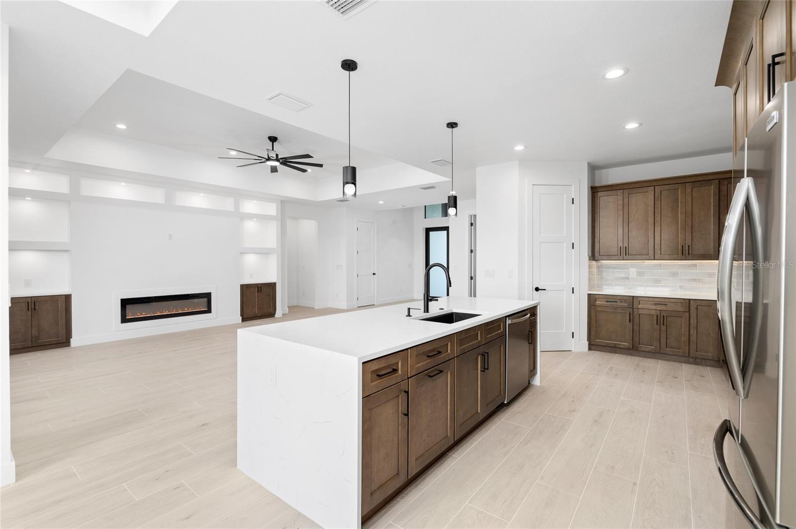 Listing Image #14