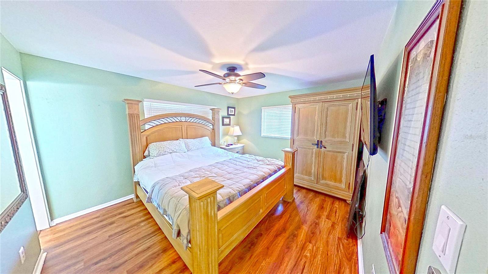 Listing Image #5