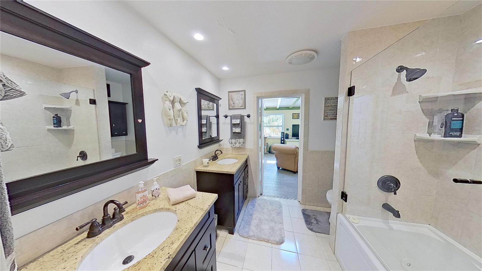 Listing Image #8