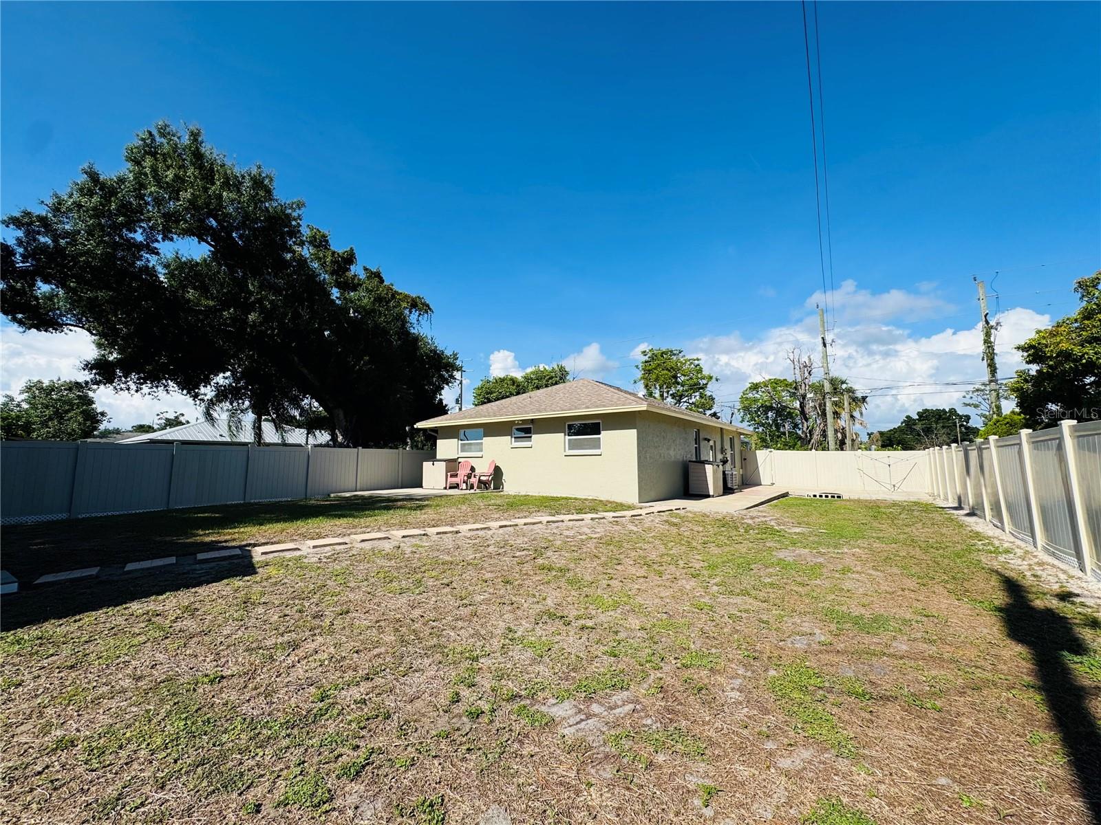 Listing Image #12
