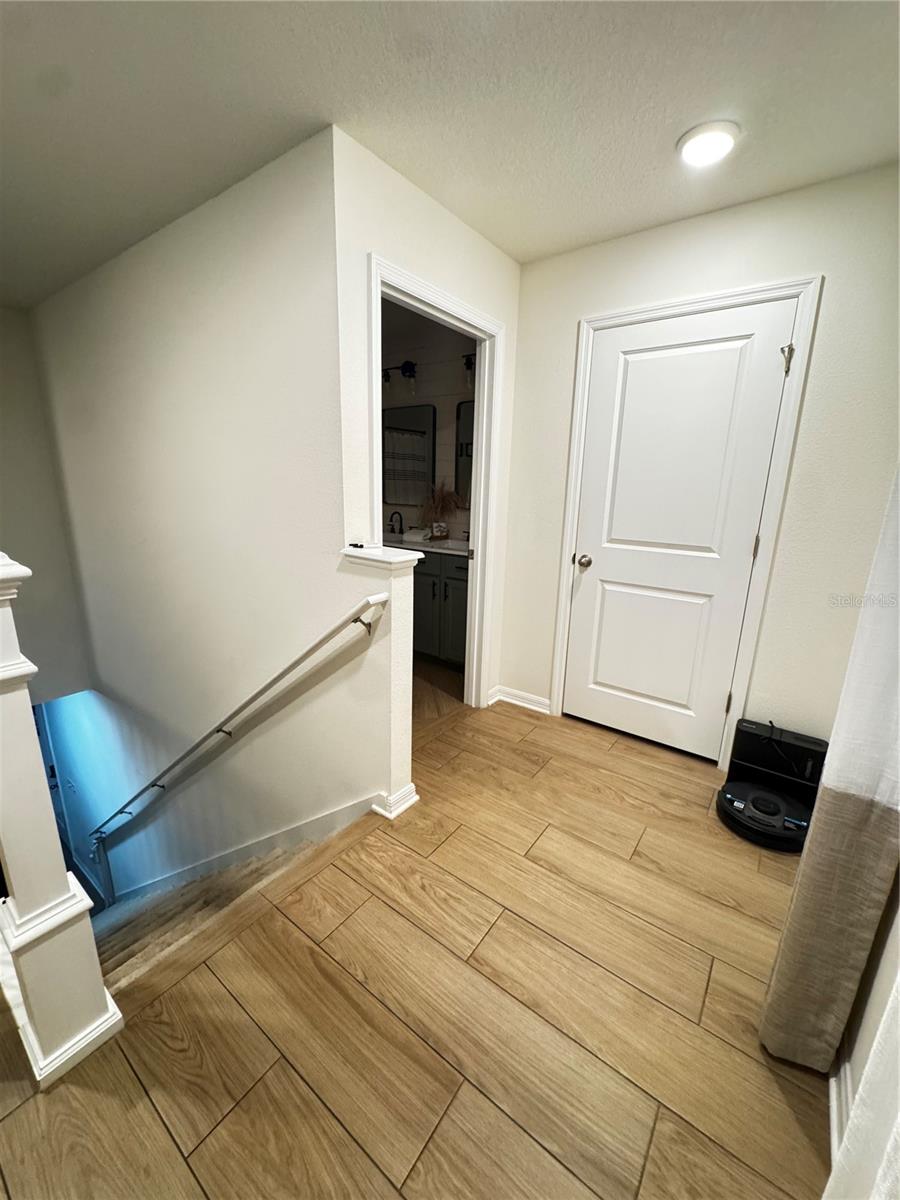 Listing Image #10