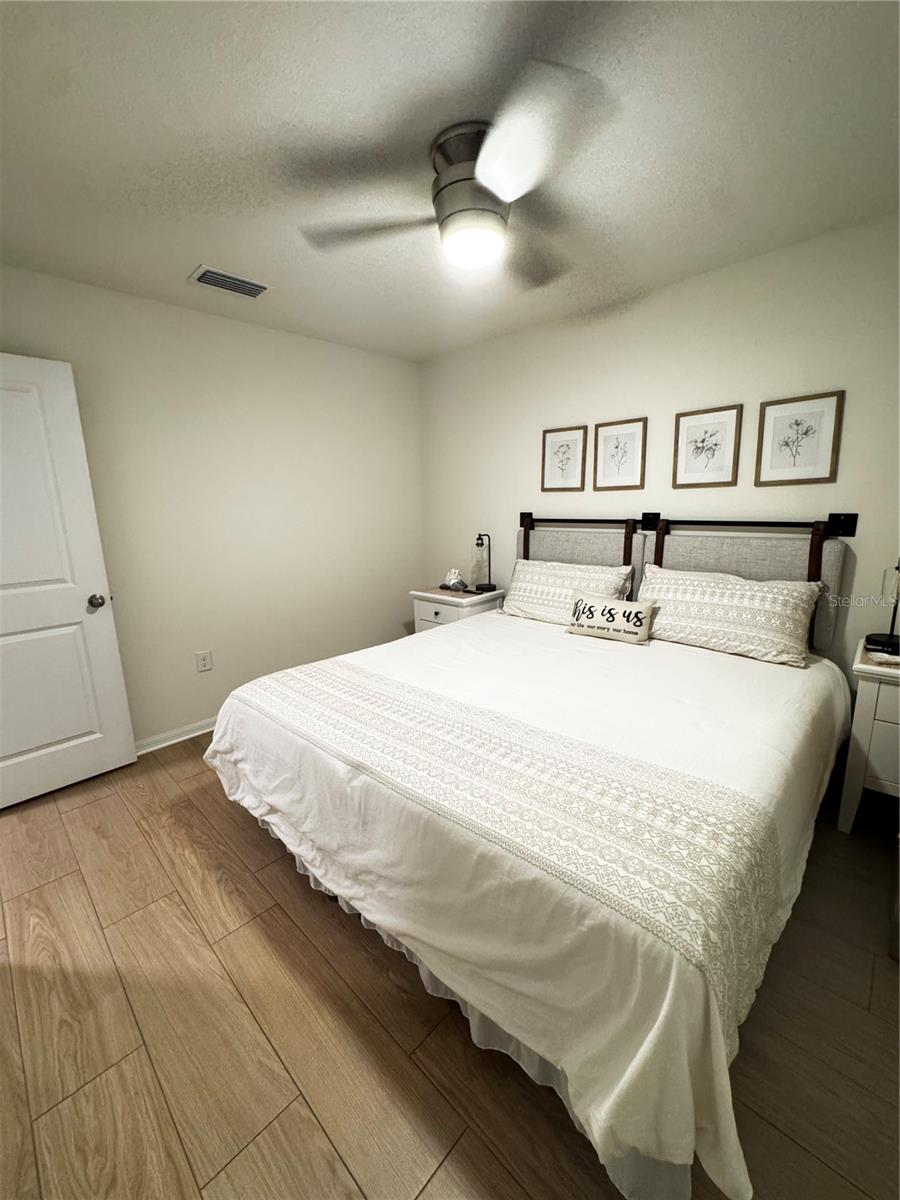 Listing Image #15