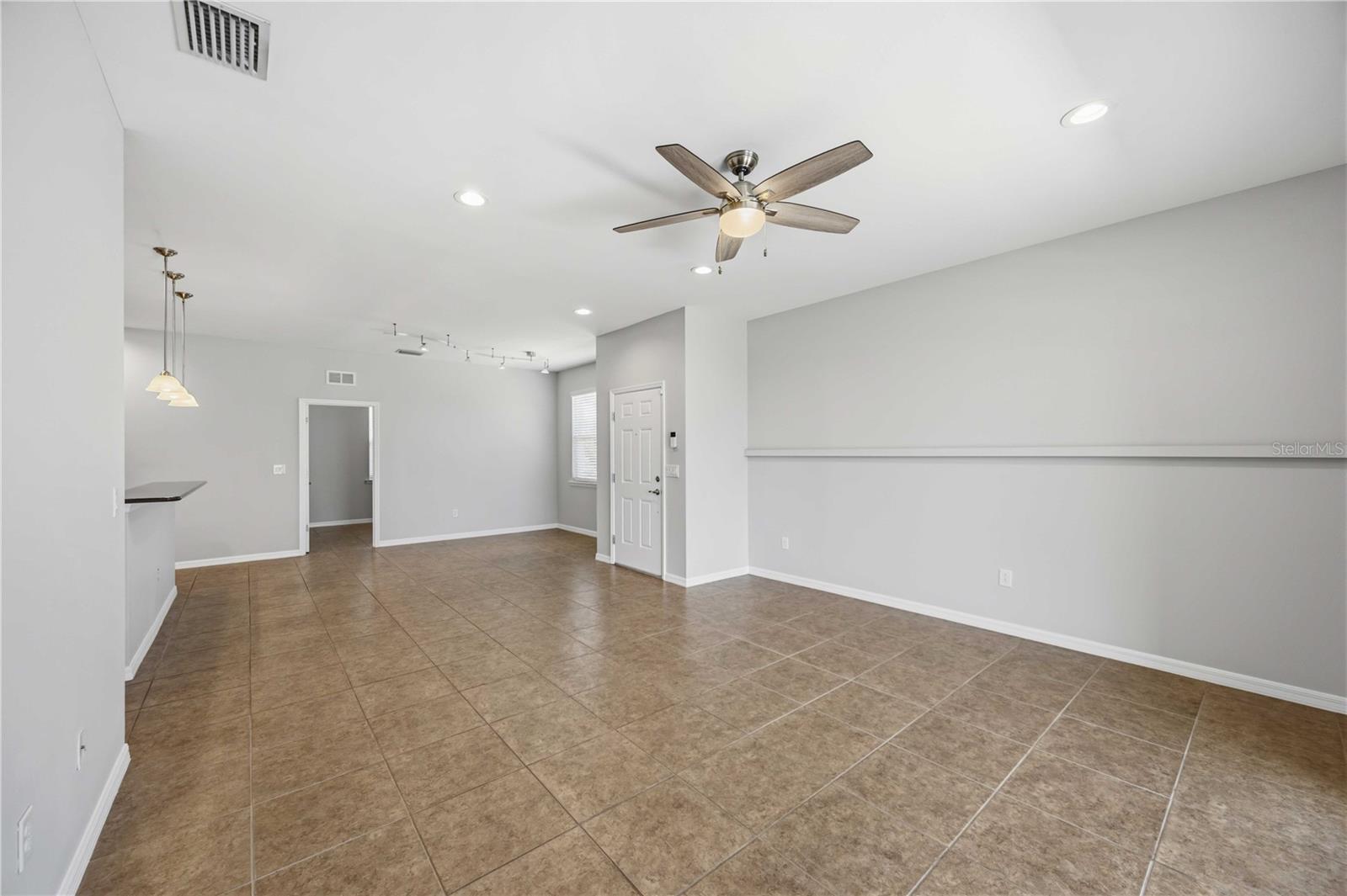 Listing Image #11