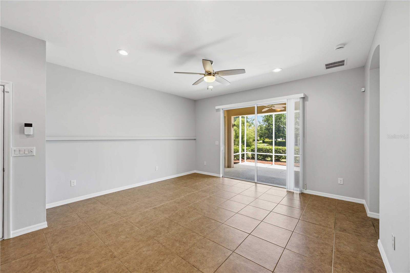 Listing Image #12