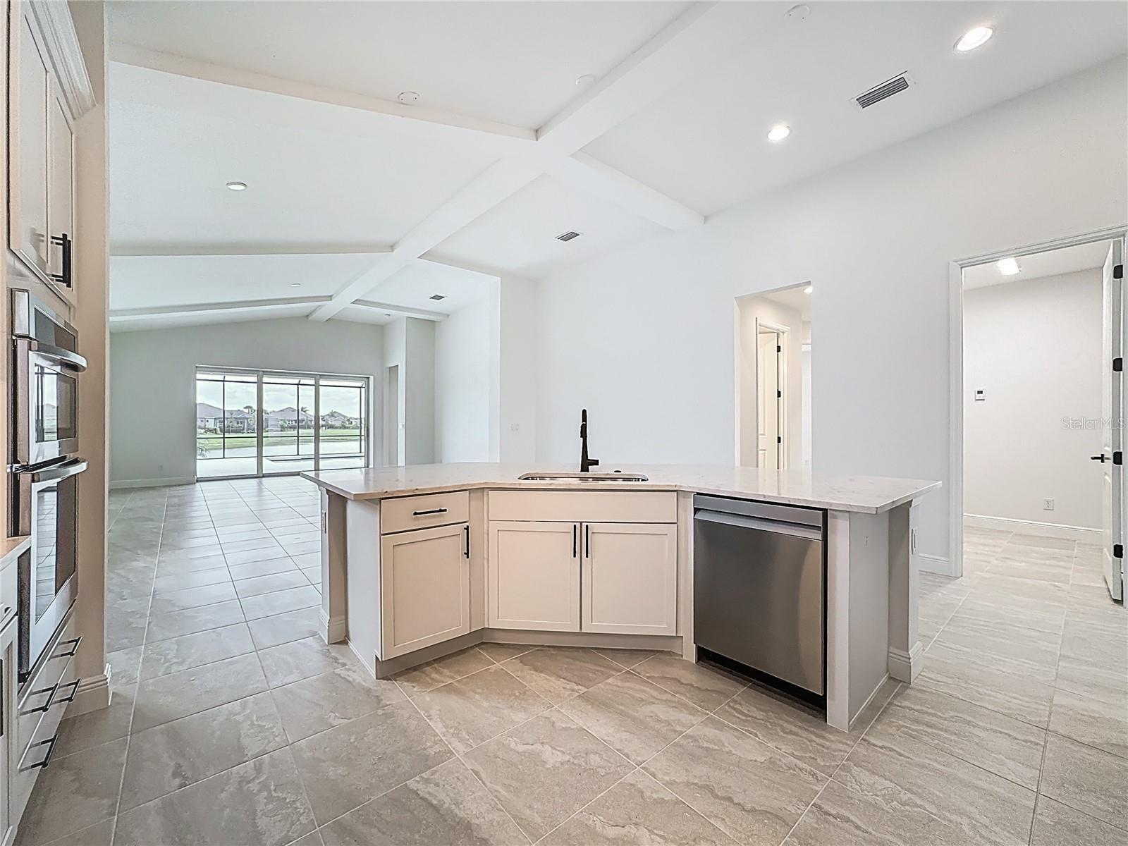Listing Image #8