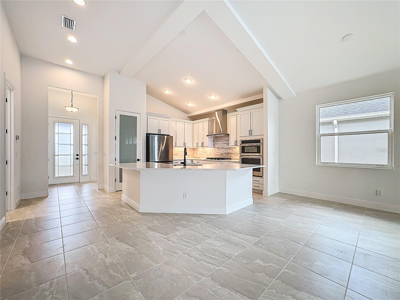 Listing Image #12