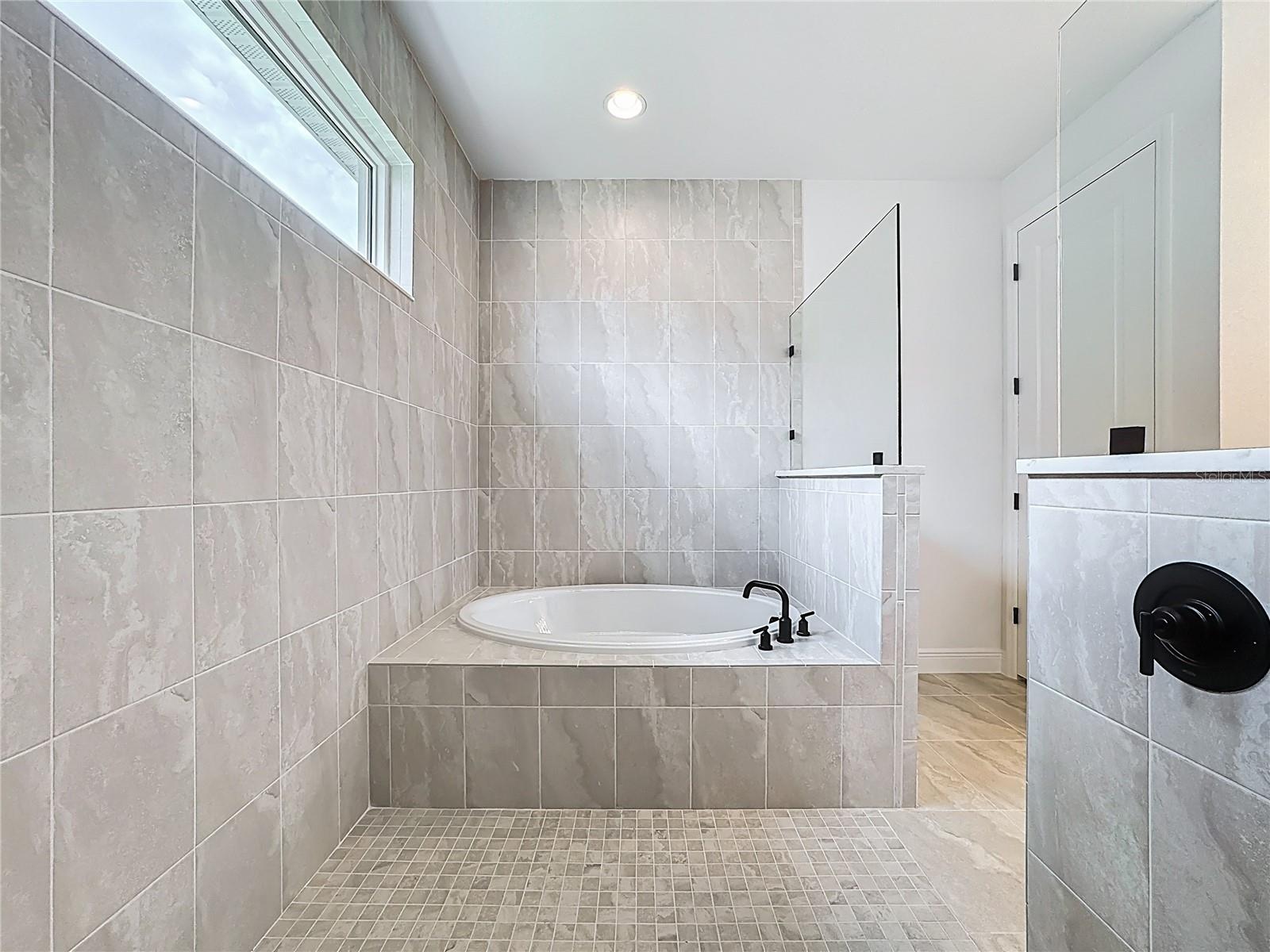 Listing Image #37