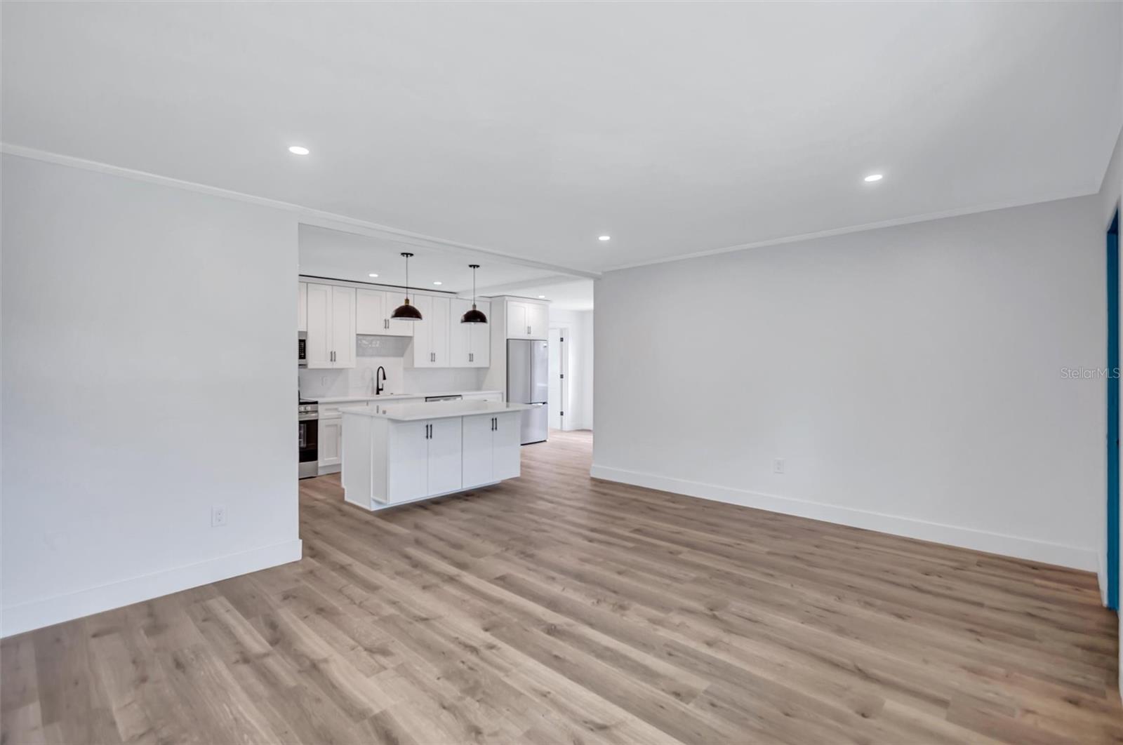 Listing Image #8