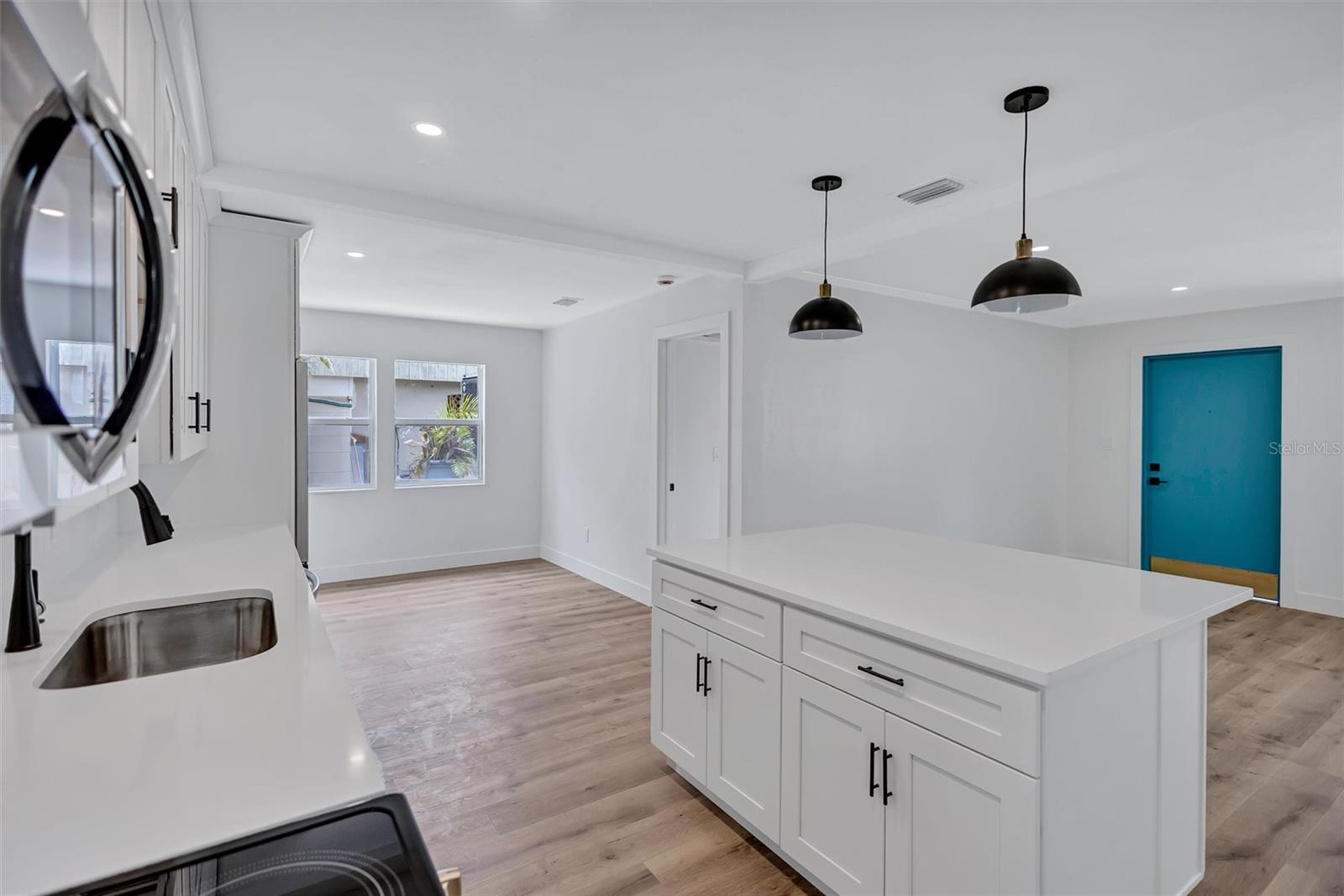 Listing Image #13