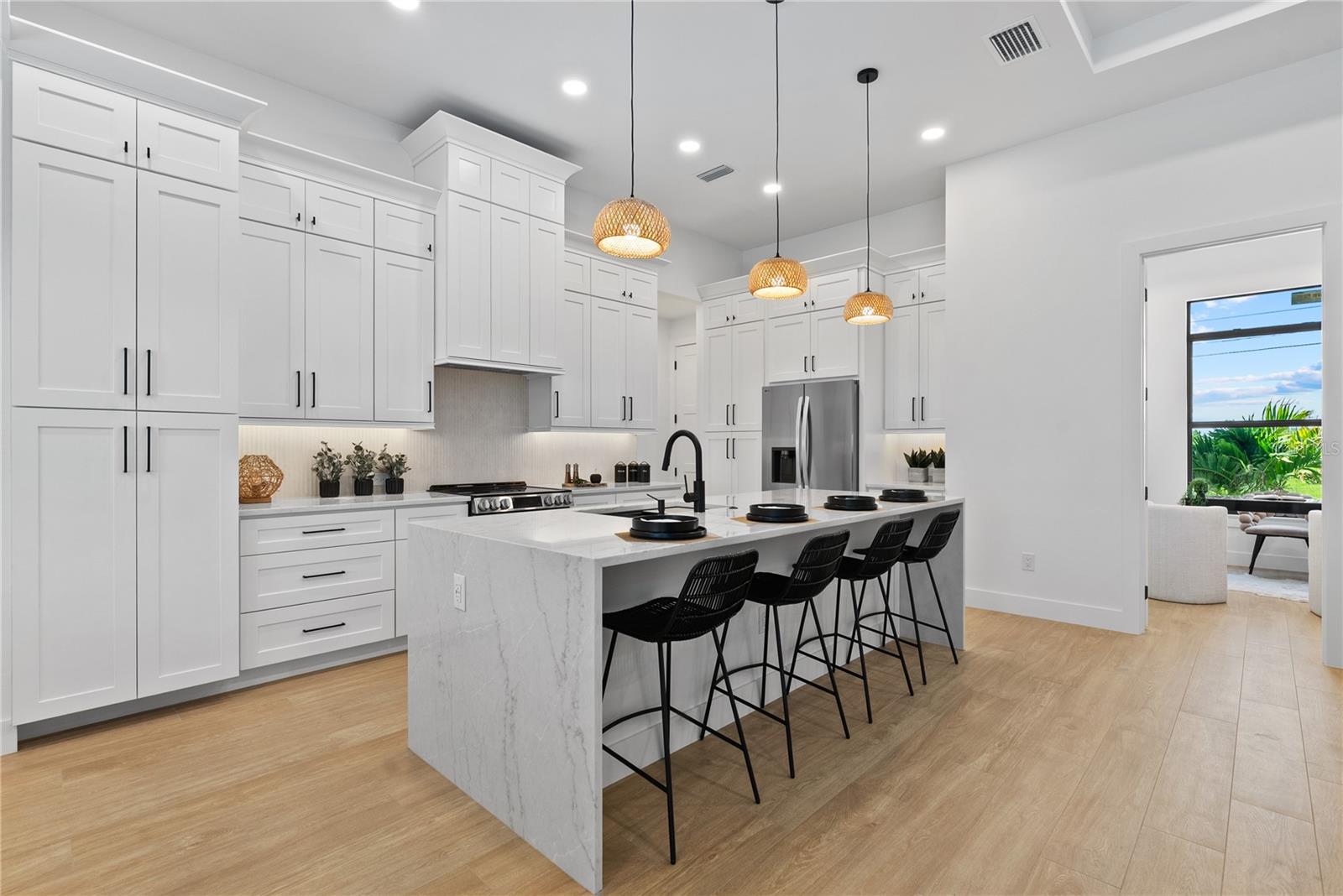 Listing Image #11