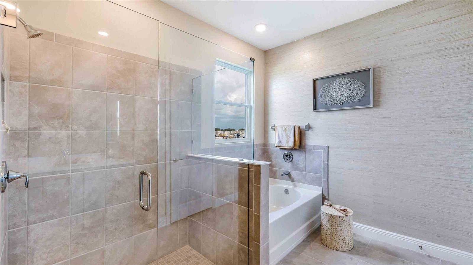 Listing Image #12