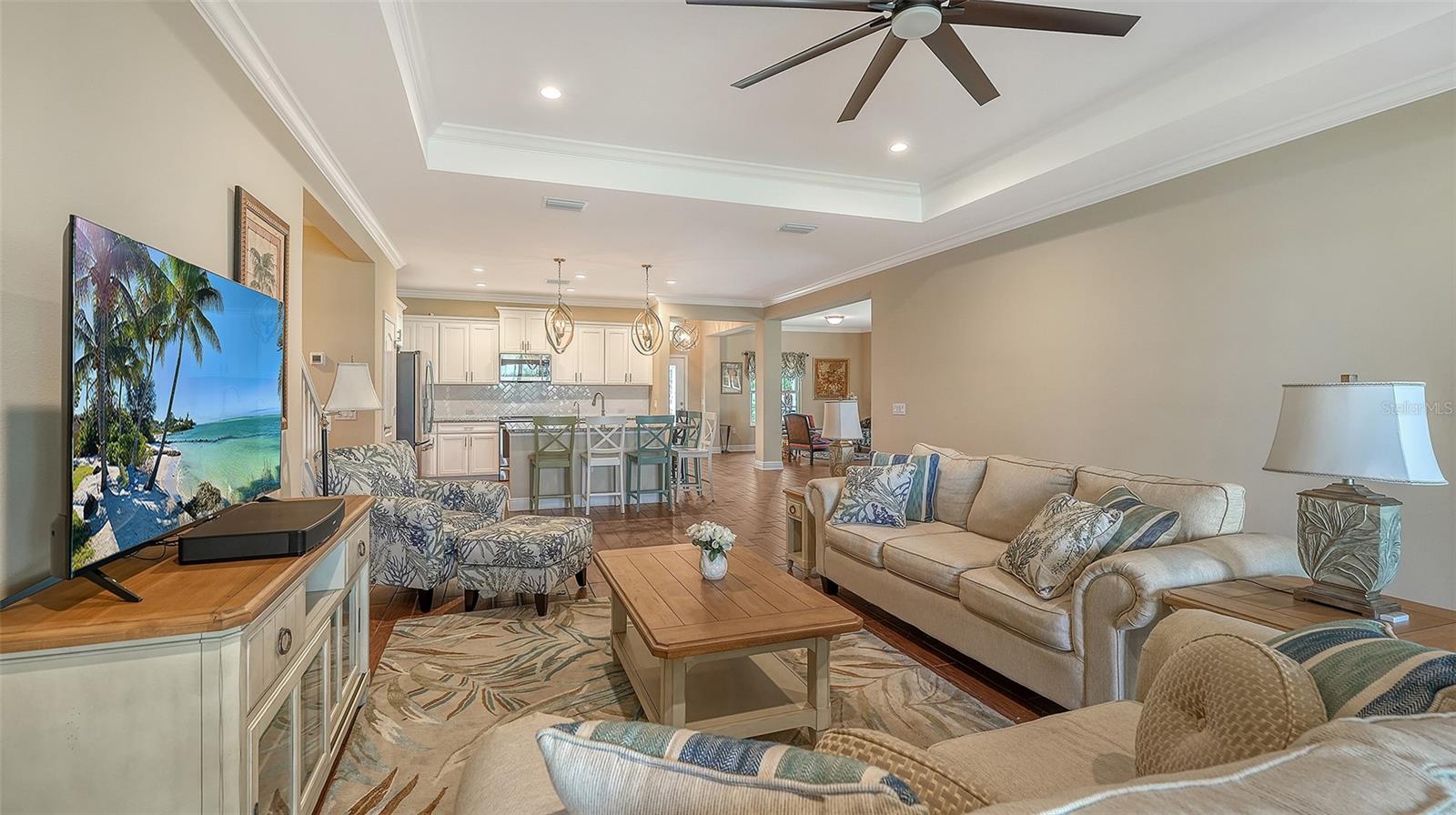 Listing Image #11