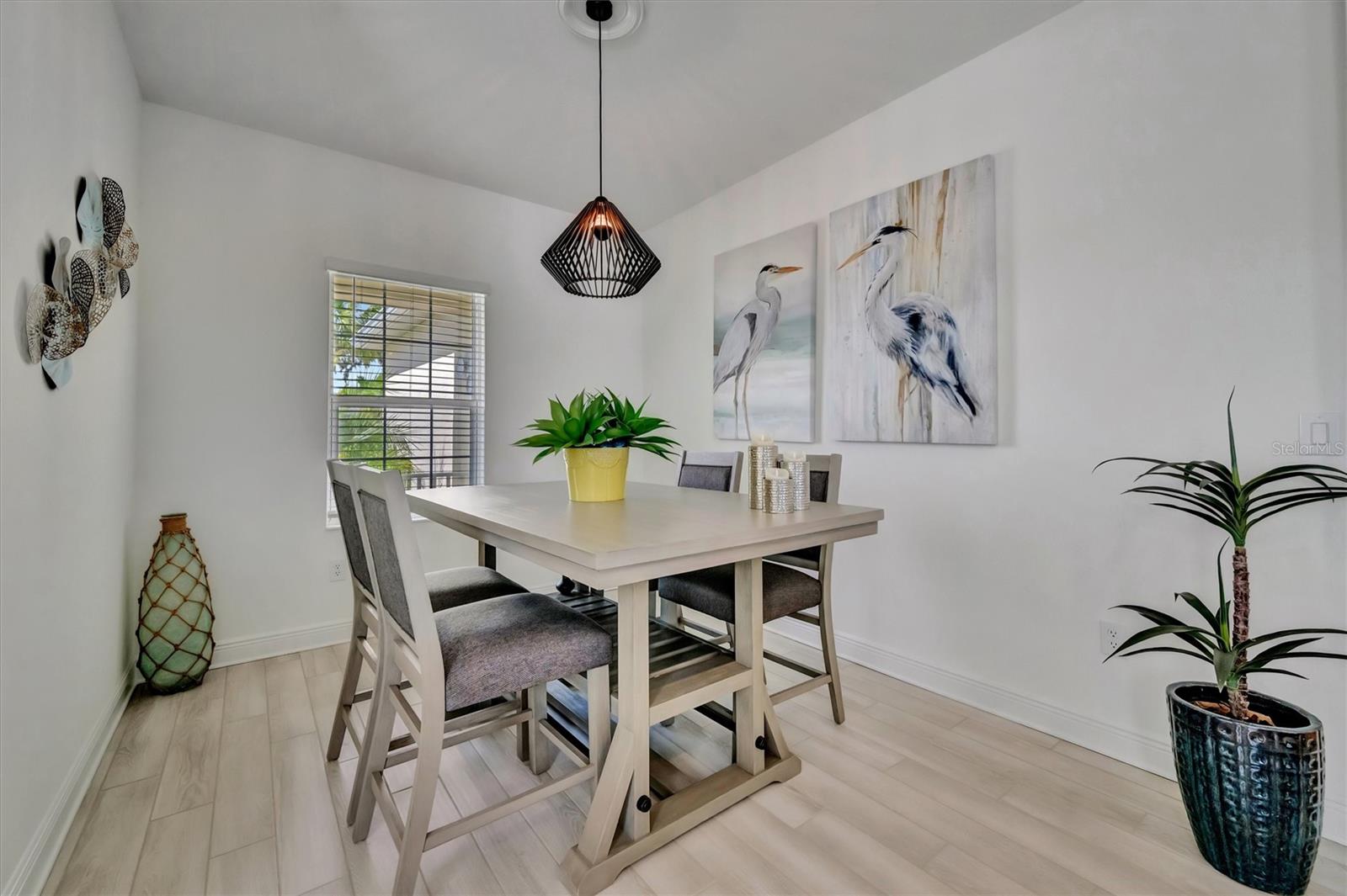 Listing Image #18