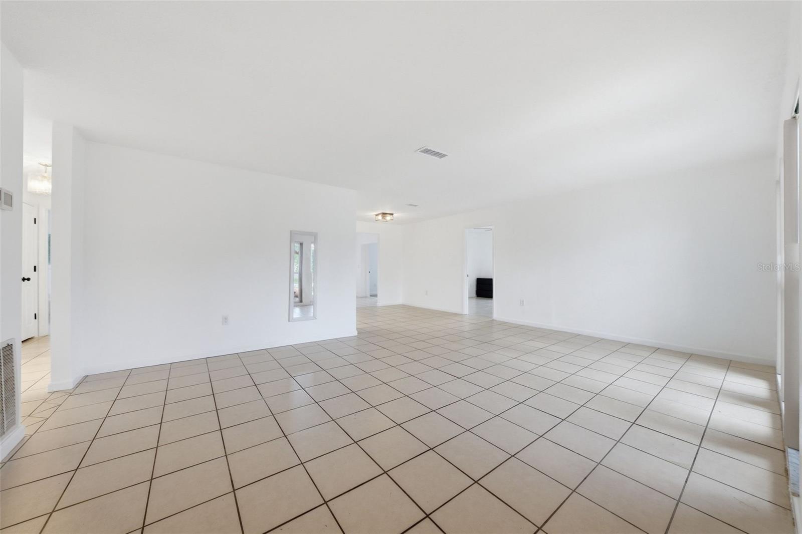 Listing Image #3