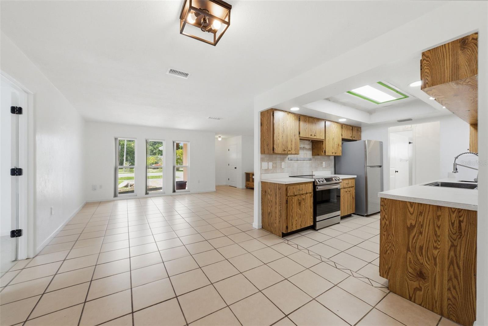 Listing Image #9