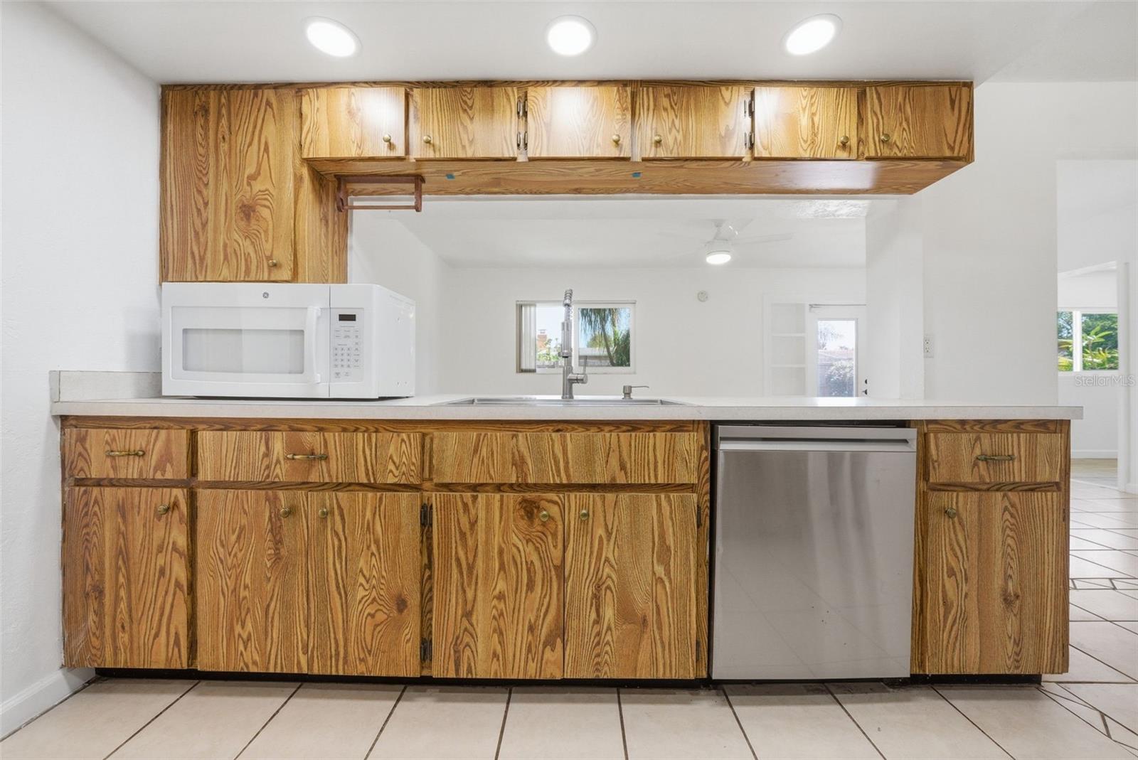 Listing Image #12