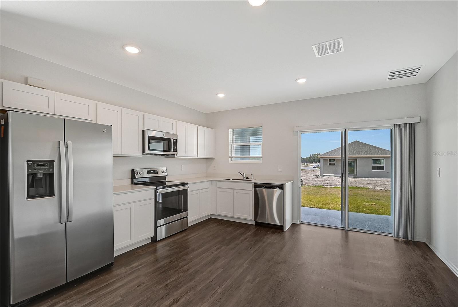 Listing Image #3