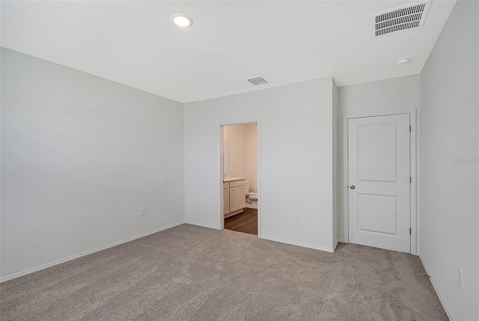 Listing Image #7