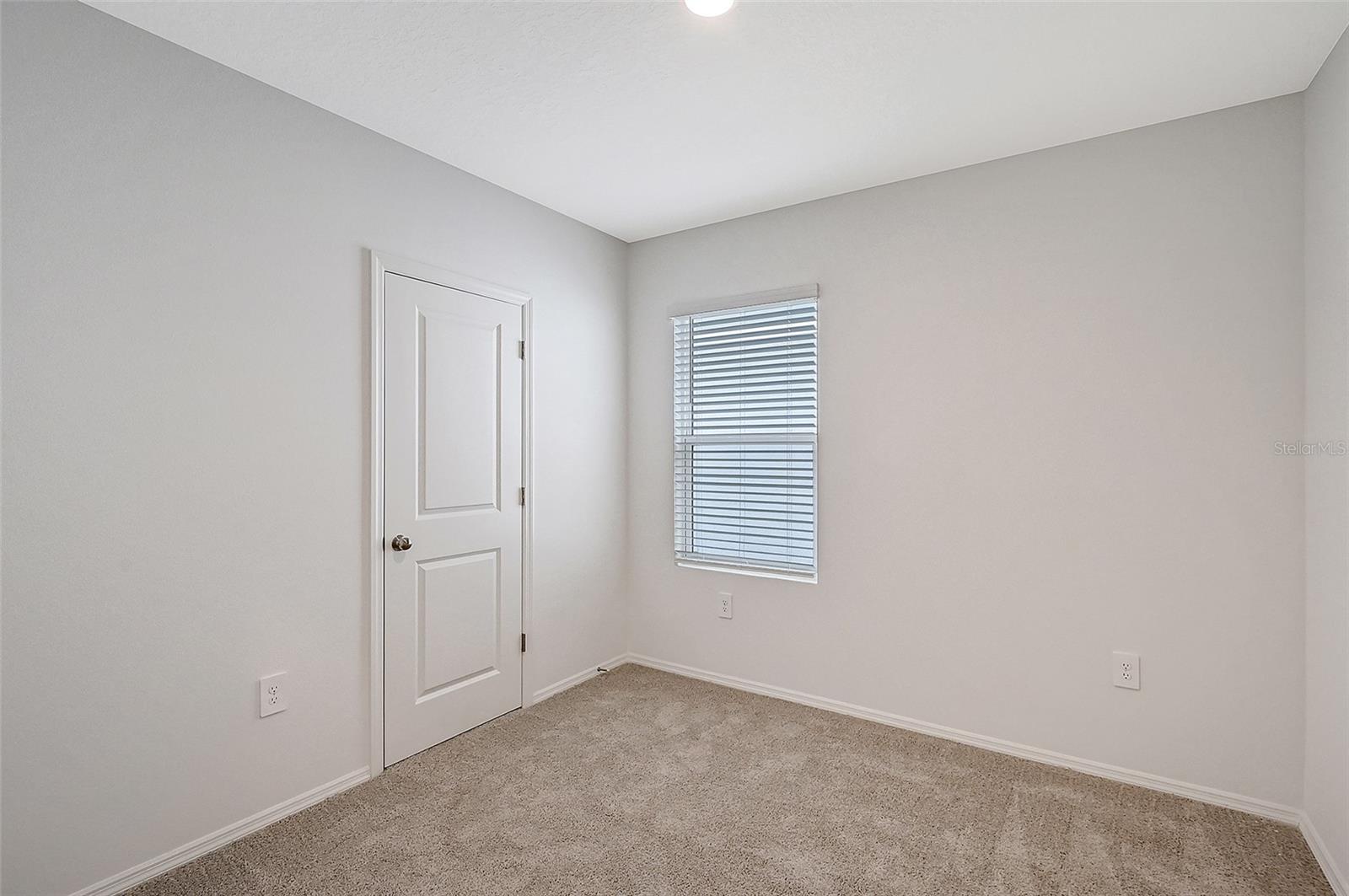 Listing Image #12