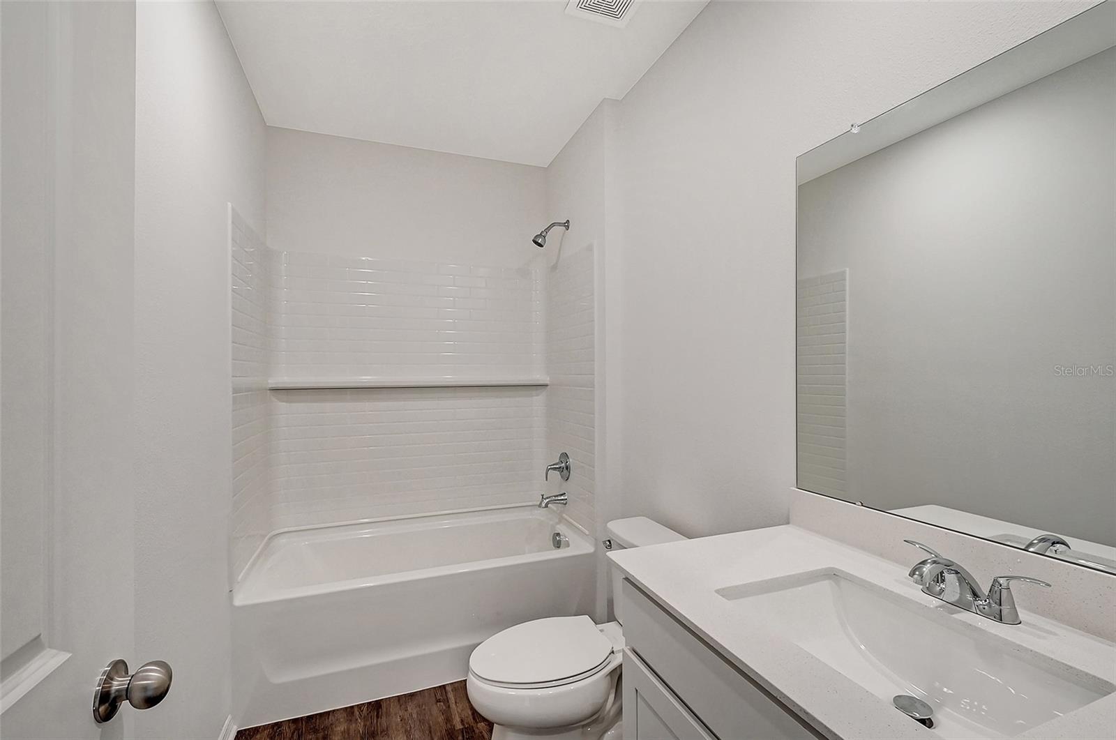 Listing Image #13