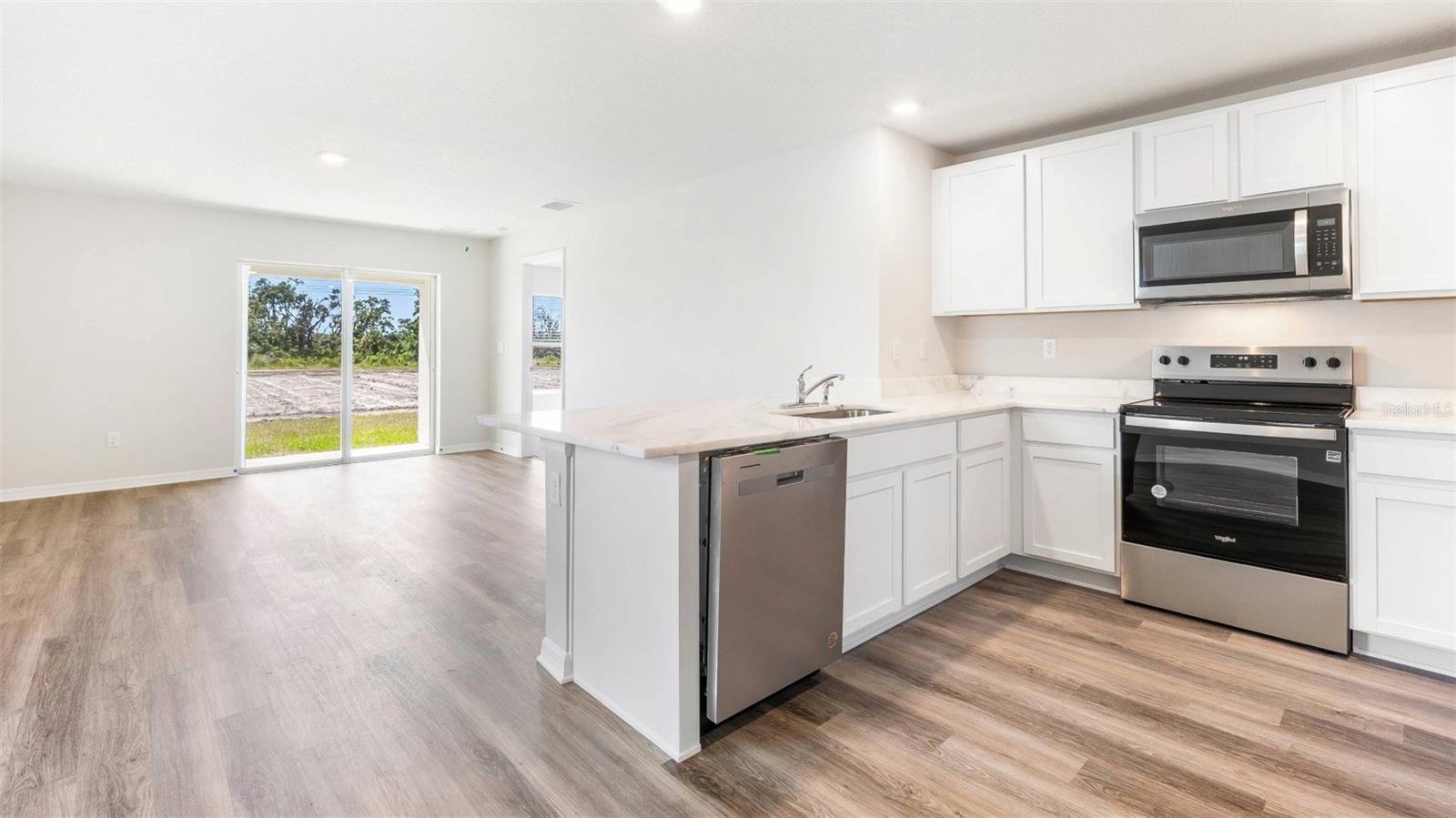 Listing Image #3