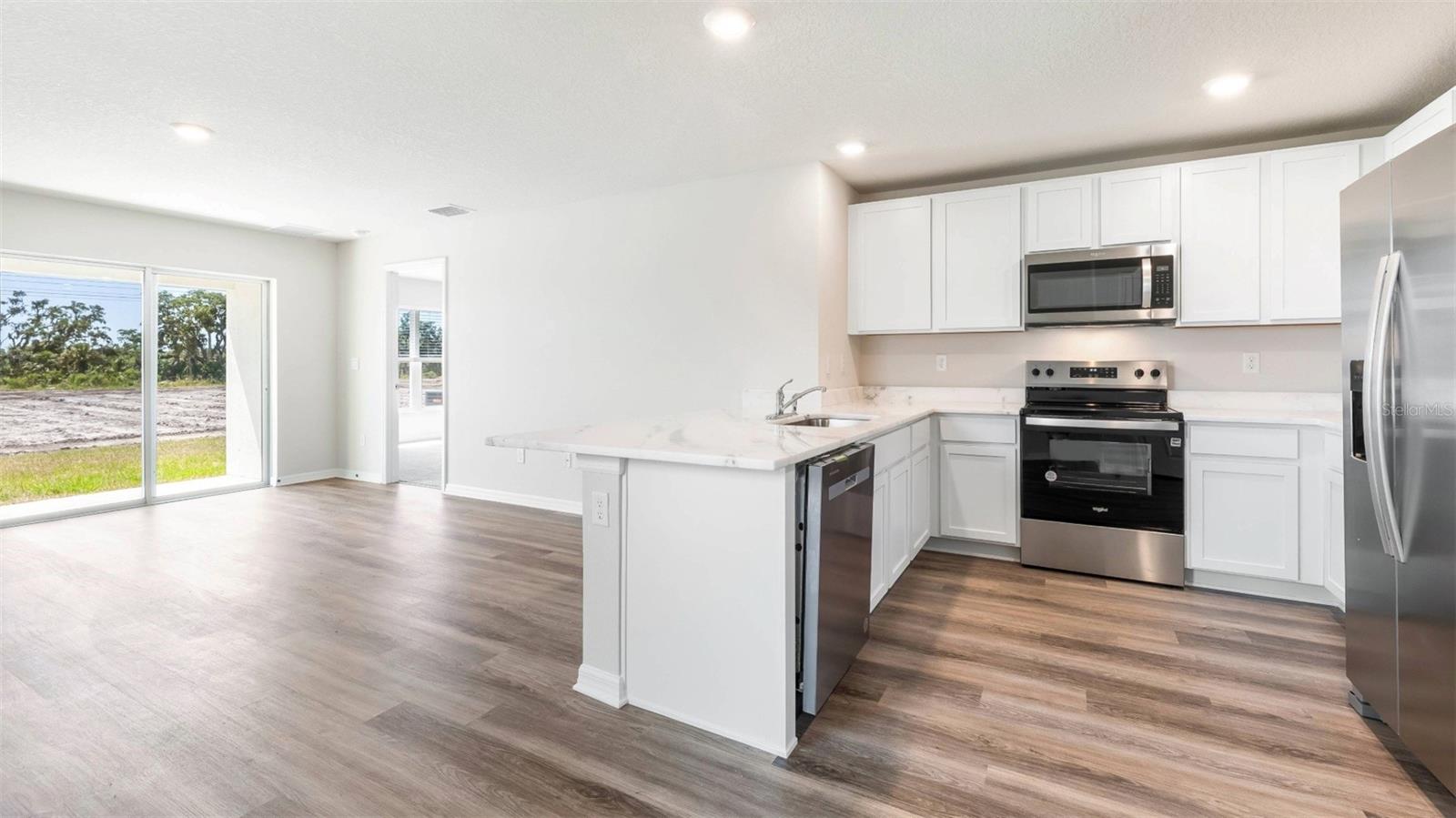 Listing Image #4
