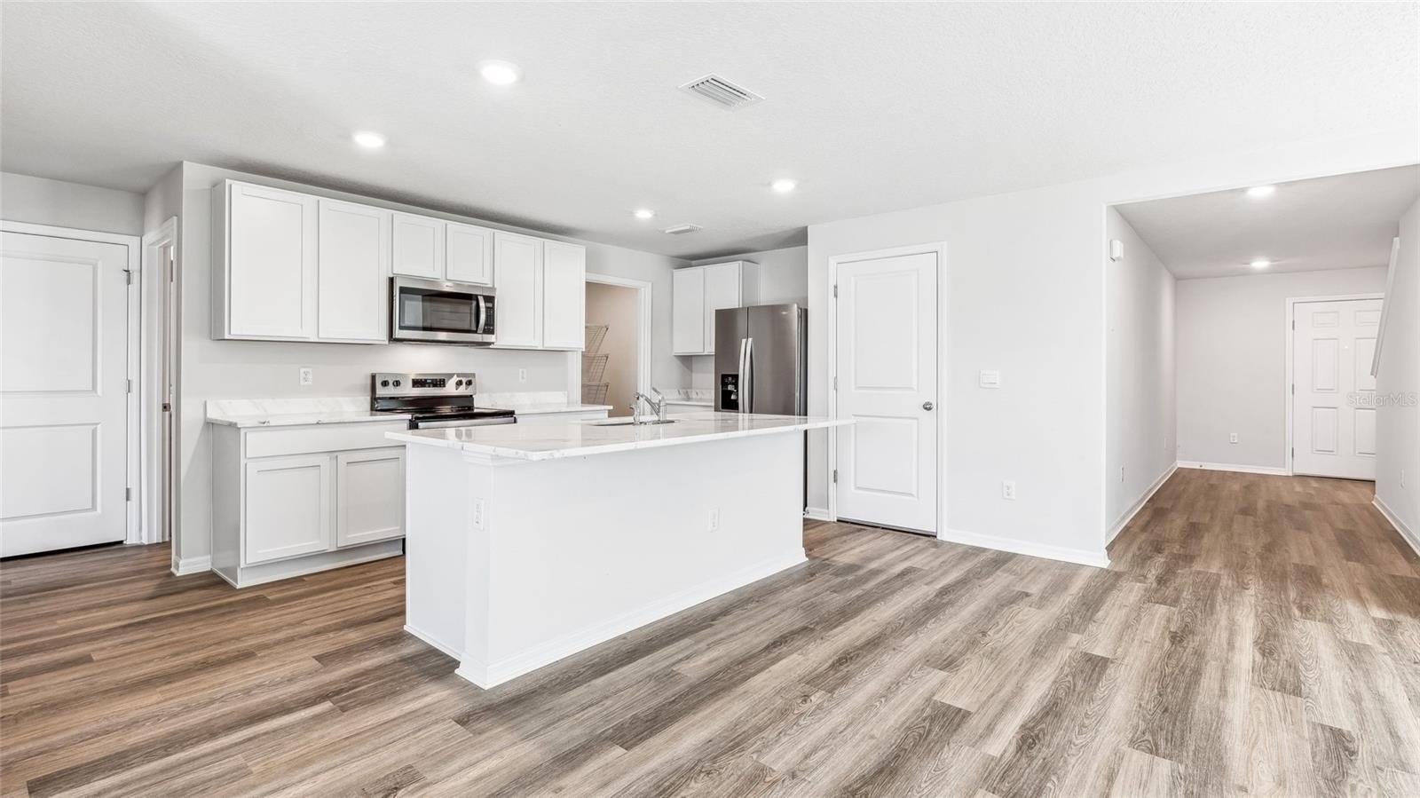 Listing Image #3