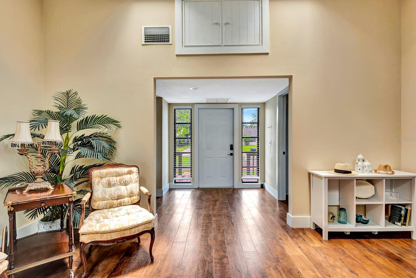 Listing Image #12