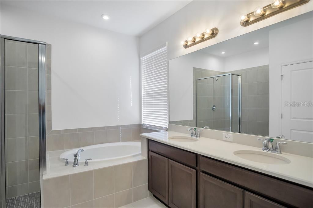 Listing Image #12