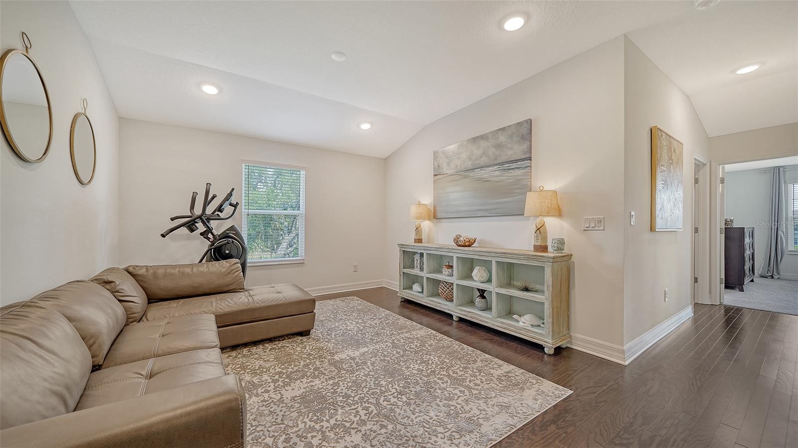 Listing Image #19