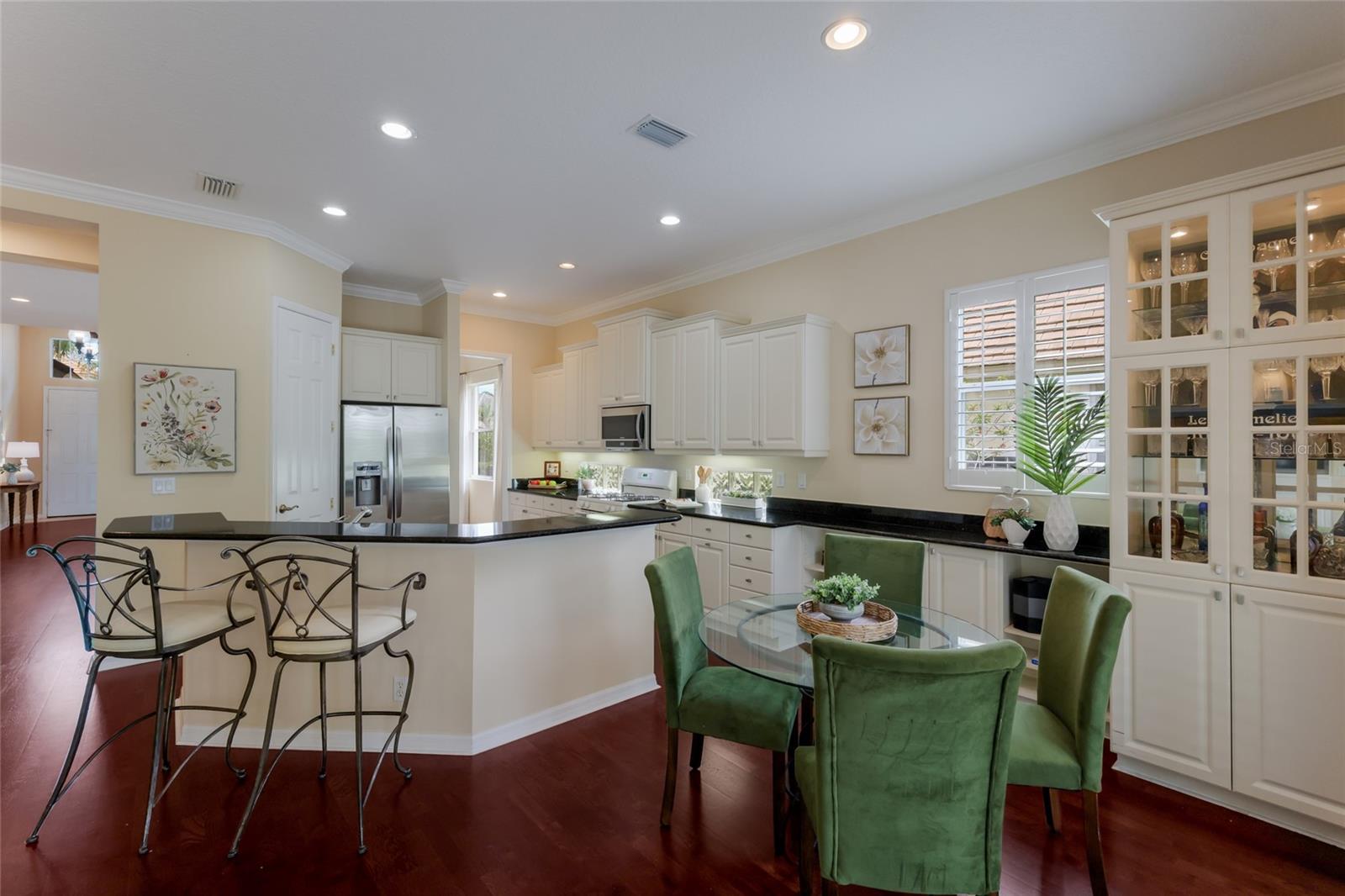Listing Image #12
