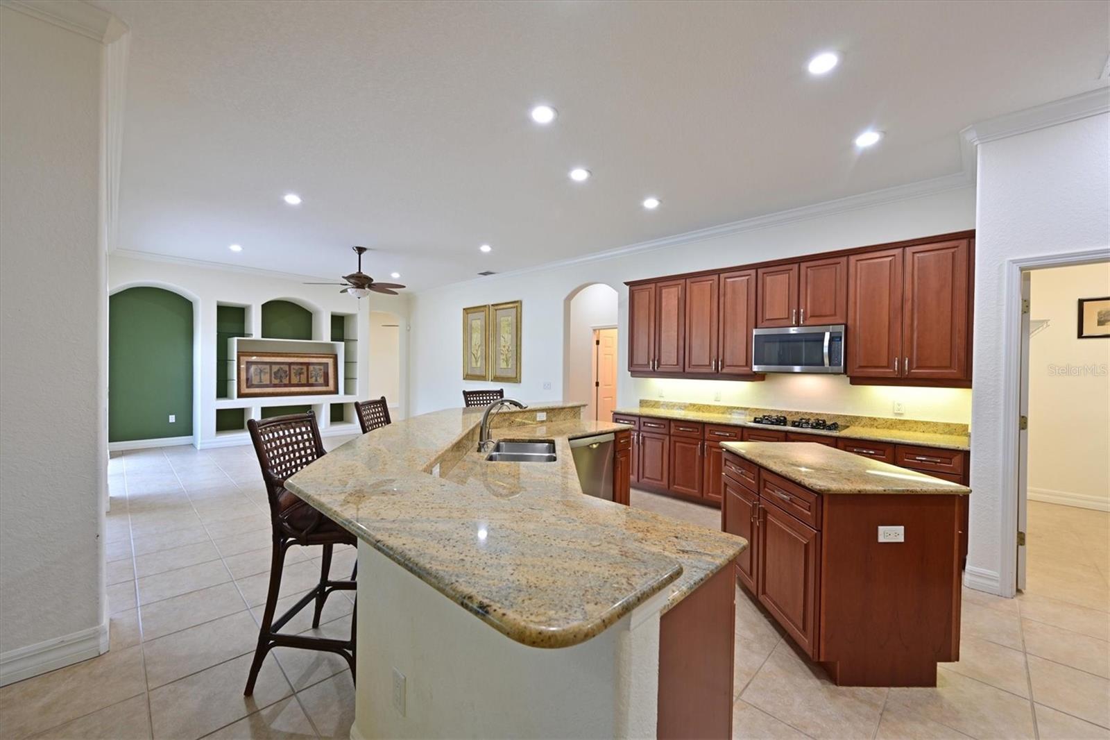 Listing Image #9