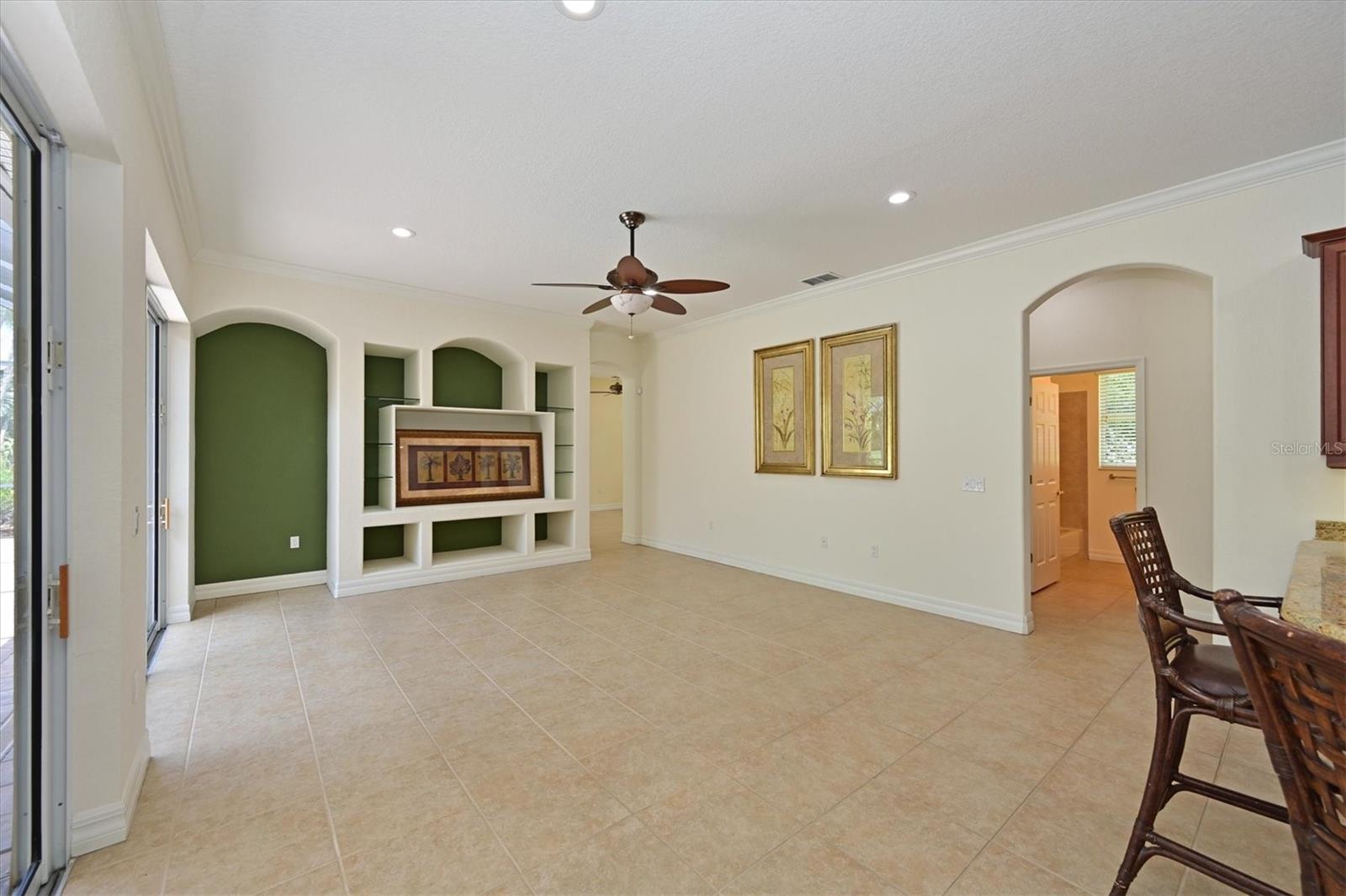 Listing Image #11