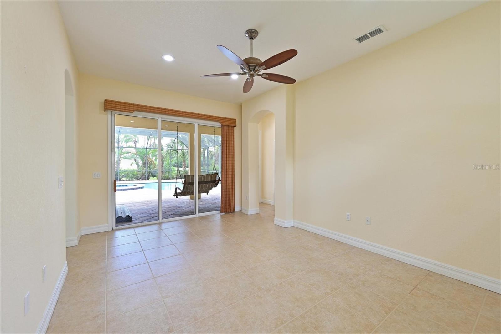 Listing Image #32