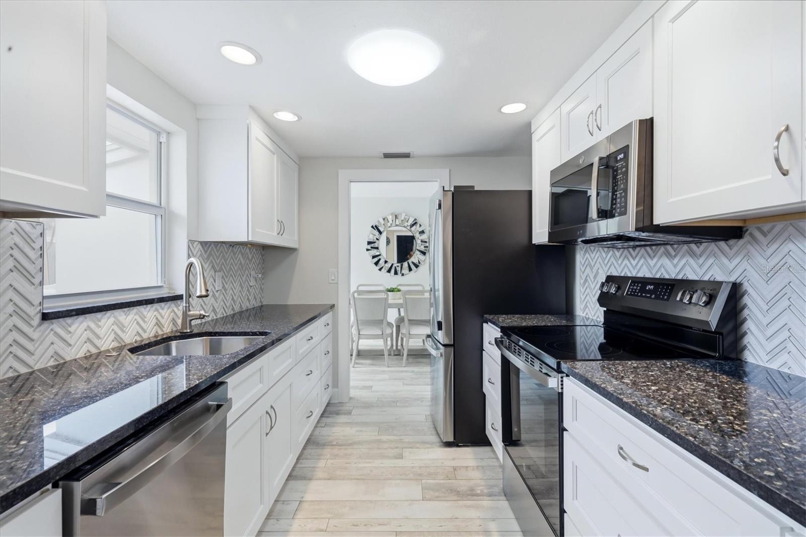 Listing Image #11