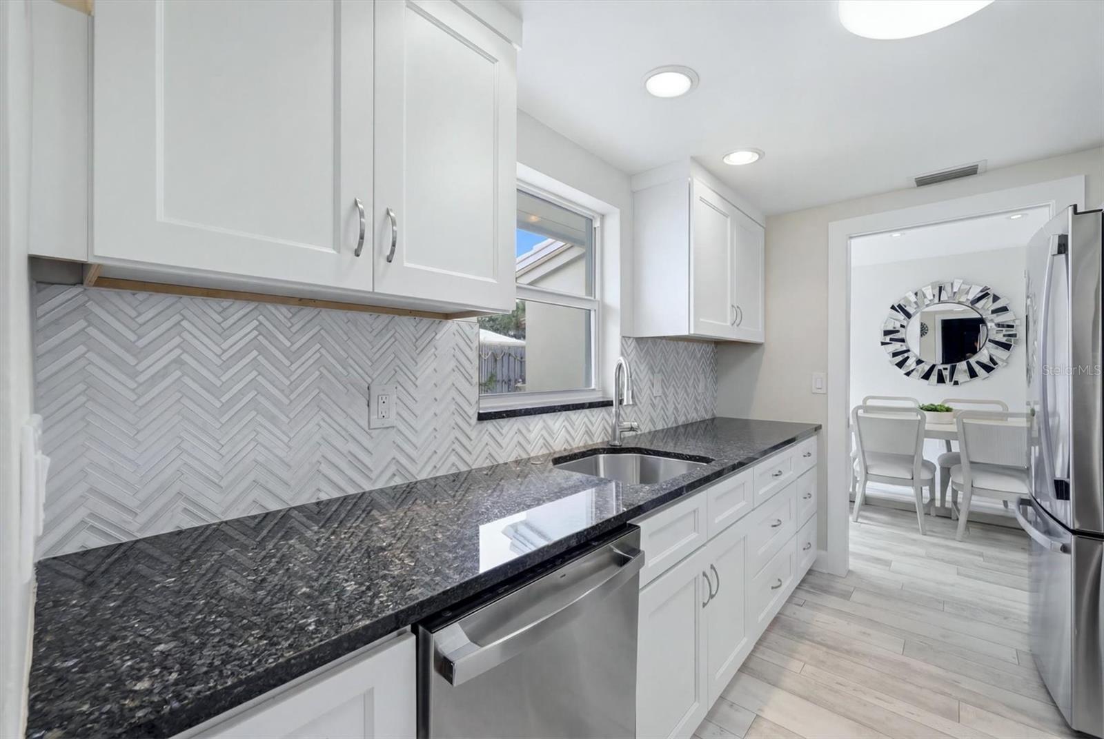 Listing Image #12