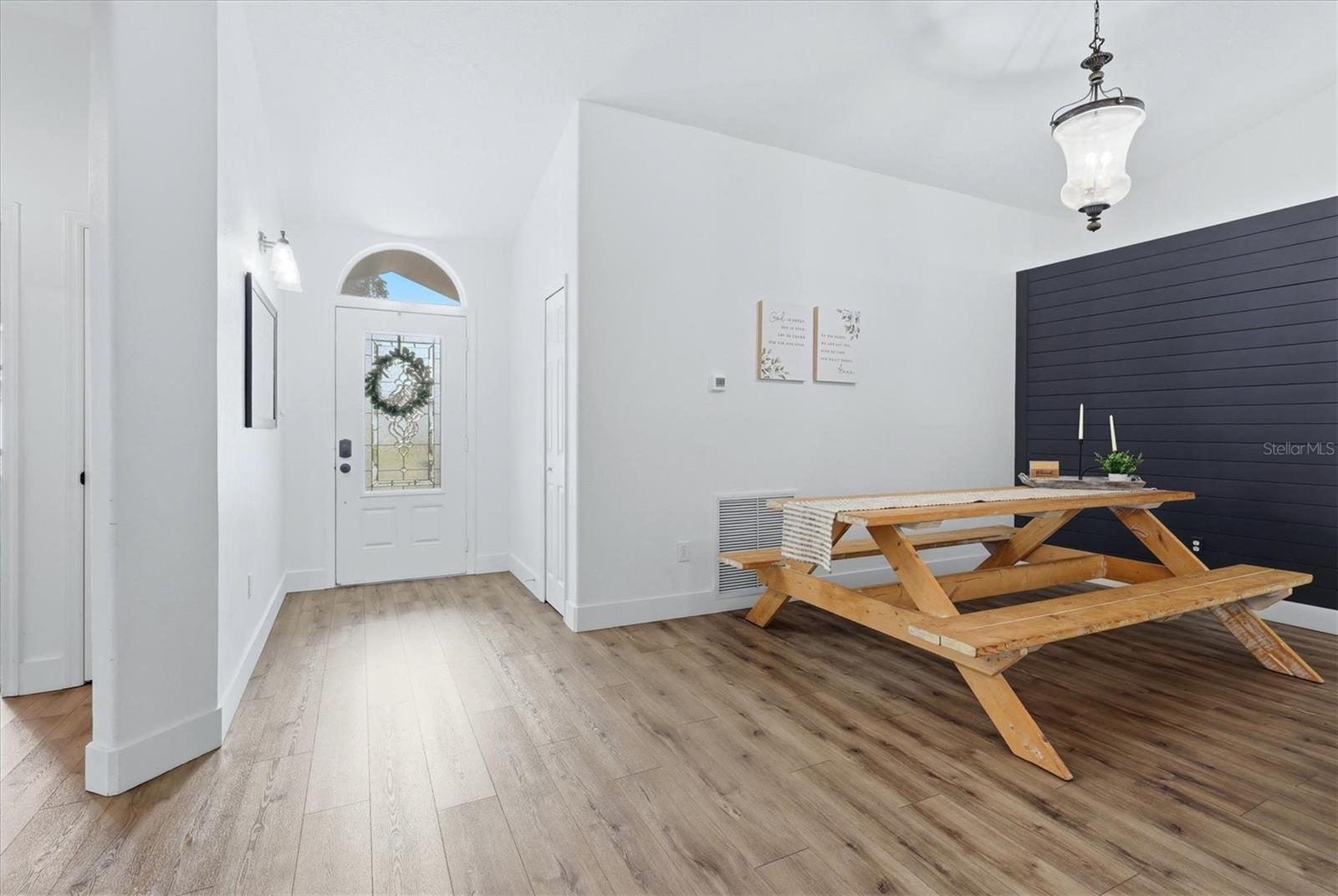 Listing Image #3