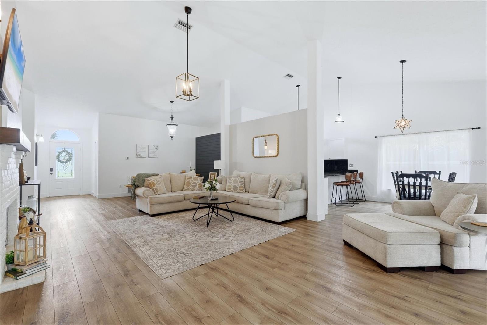 Listing Image #6
