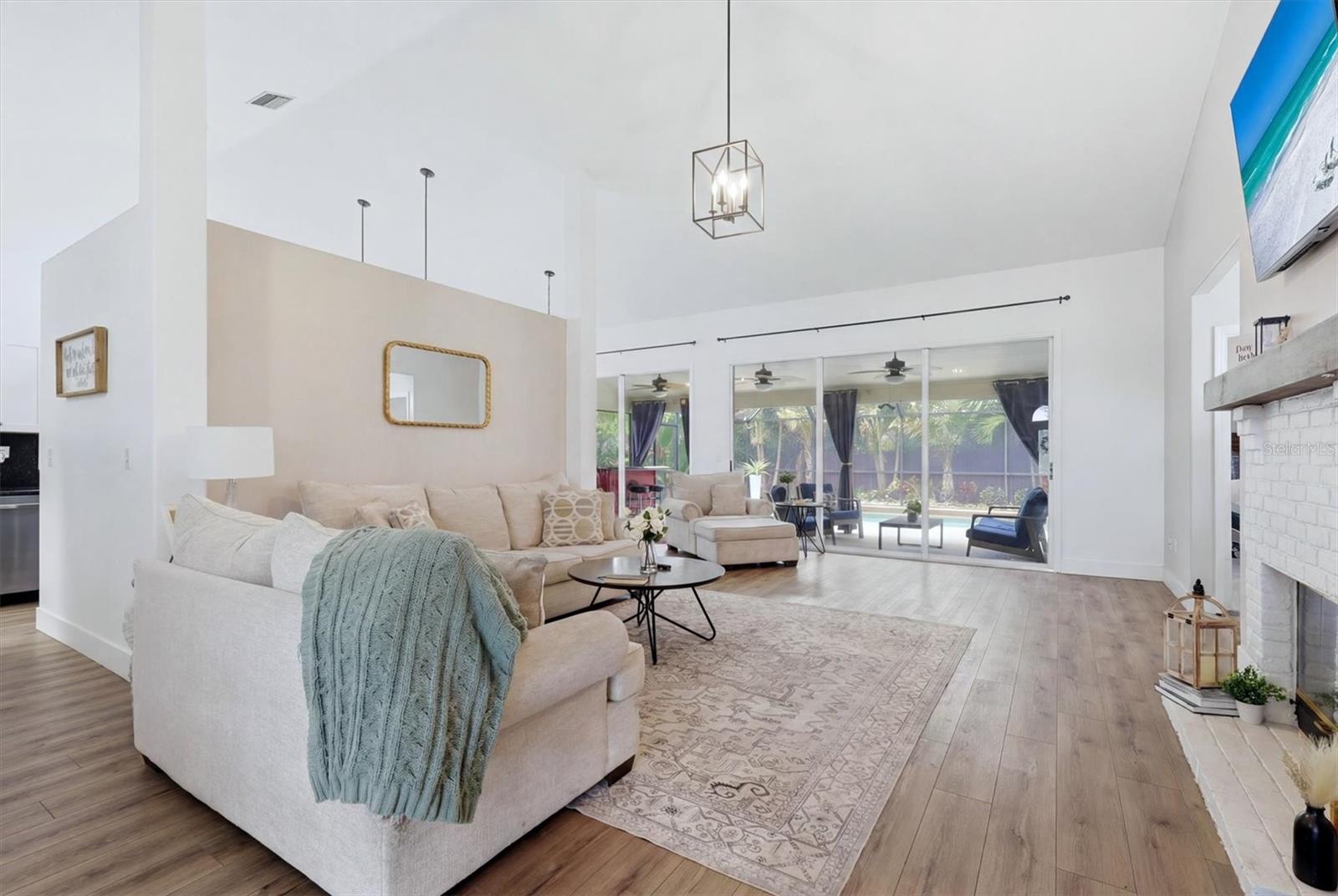 Listing Image #8