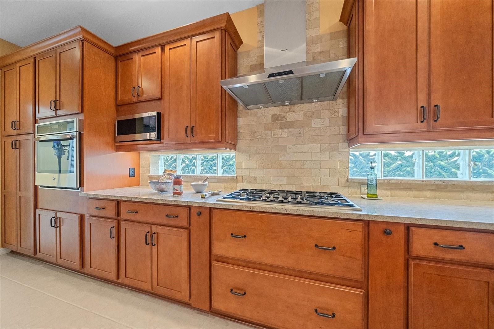 Listing Image #9
