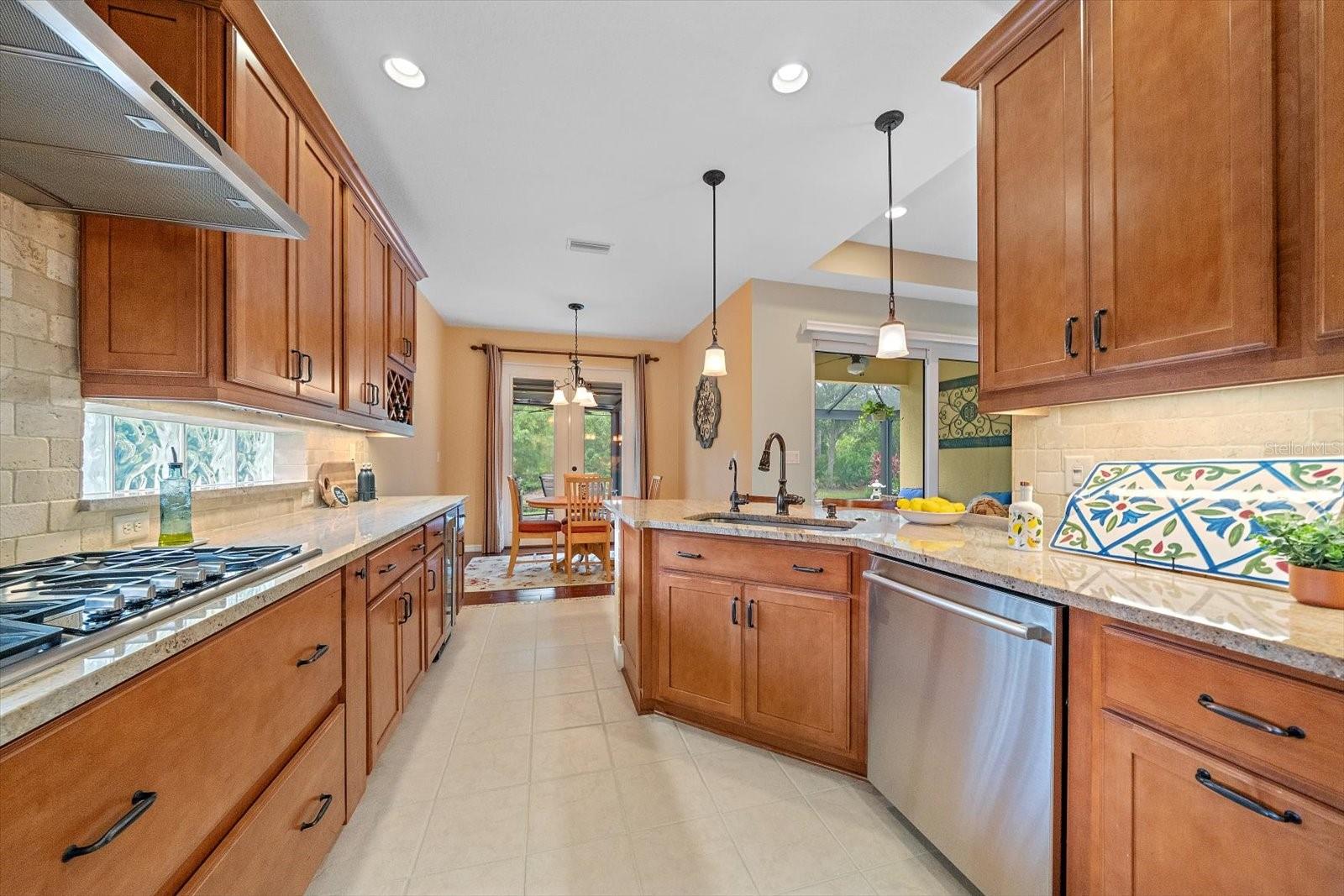 Listing Image #11
