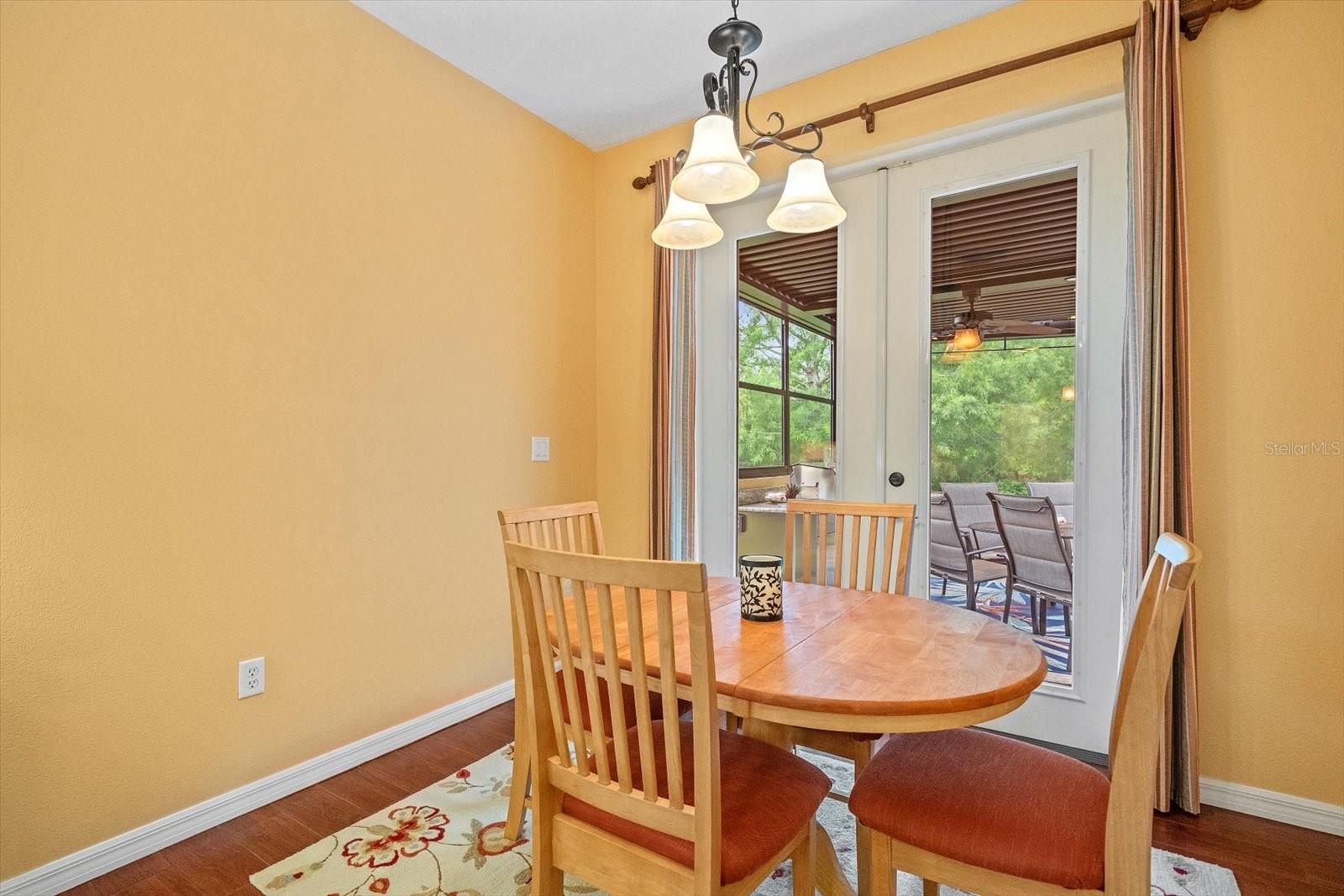 Listing Image #12
