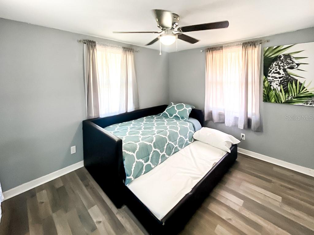 Listing Image #4